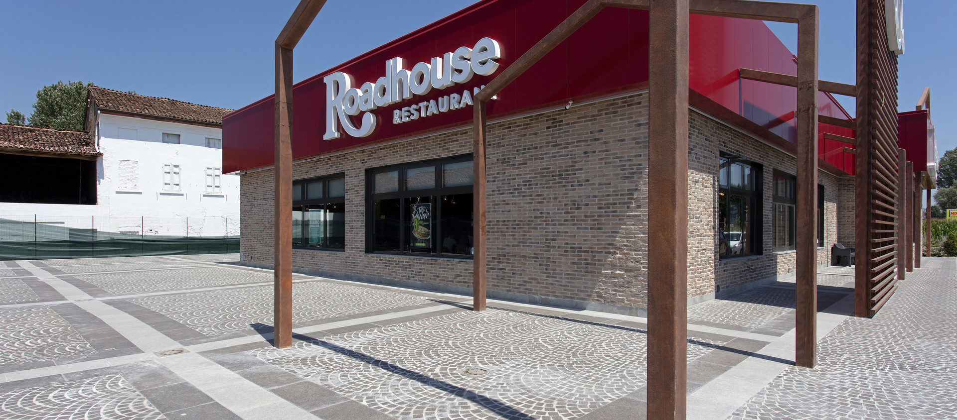 ROADHOUSE 005